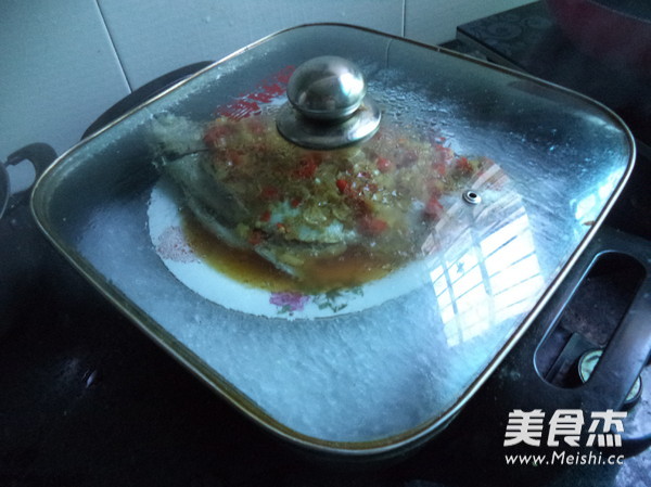 Steamed Fish with Yellow Pepper recipe