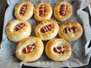 Salad Sauce Sausage Buns recipe