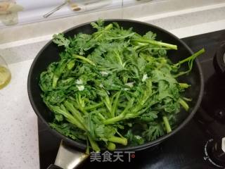 Stir-fried Garlic Chrysanthemum recipe