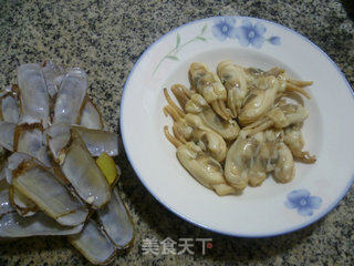 Stir-fried Tofu with Green Pepper Razor Clams recipe