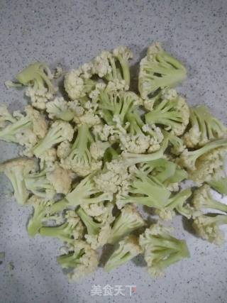 Stir-fried Cauliflower with Peas recipe