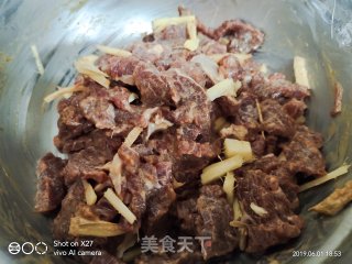 Beef Stir-fried Convolvulus Stems recipe