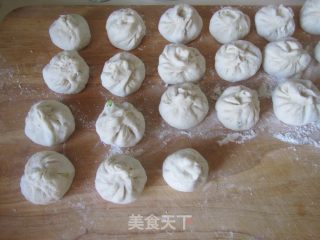 Pan-fried Baozi with Meat Stuffing recipe