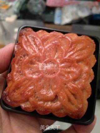 Cantonese-style Lotus Paste and Egg Yolk Mooncakes recipe