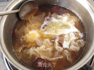 Nourishing Blood and Moisturizing-red Dates and Egg Sweet Soup recipe