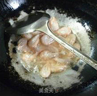 Stir-fried Jiangbai Shrimp with Spinach recipe