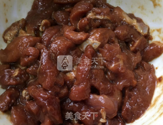 [peach and Plum Cooking] A Home-cooked Dish to Prevent Aging, Prolong Life and Longevity-stir-fried Pork with Seafood and Mushroom recipe