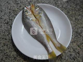 Steamed Small Yellow Croaker with Noodles recipe