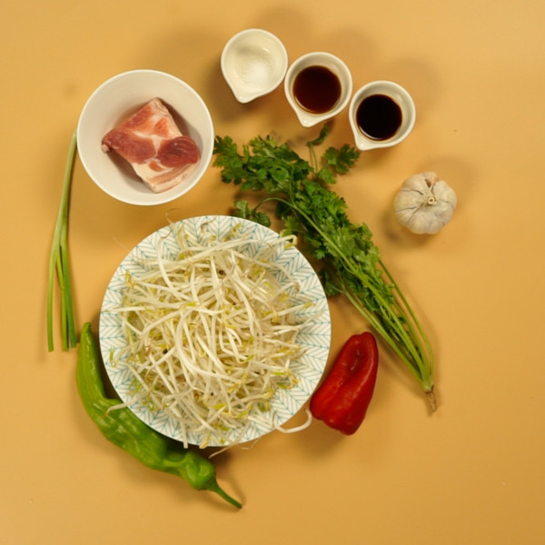 Fried Pork with Bean Sprouts recipe