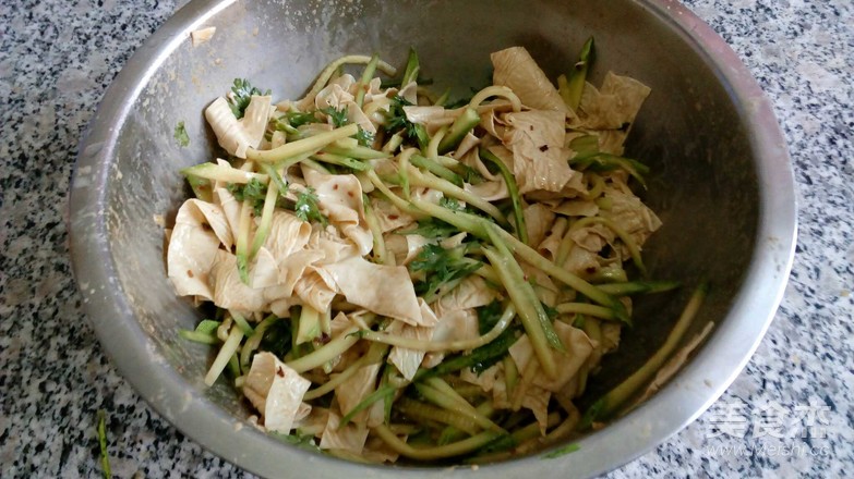 Tossed with Tofu Skin Cucumber Shreds recipe