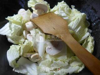 Stir-fried Cabbage with Mushrooms recipe