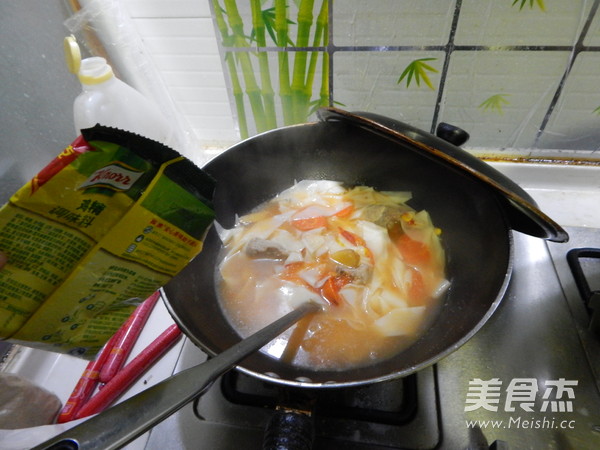 Tomato Pork Ribs Noodle Soup recipe