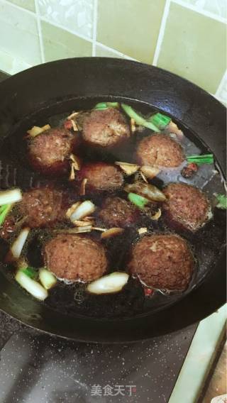 #trust之美# Braised Big Meatballs (sixi Meatballs) Lion Head recipe