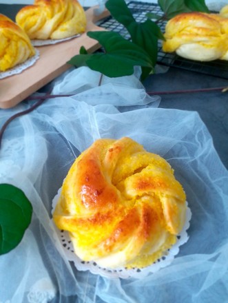 Flower Shaped Coconut Bread recipe