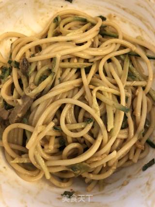 Reduced Fat Hot Dry Noodles recipe