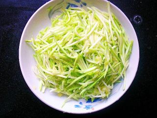 Stir-fried Shredded Pork with Zucchini recipe