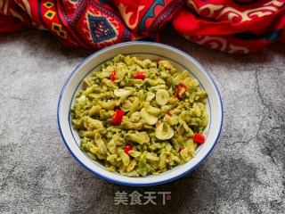 Stir-fried Sophora Japonica with Garlic Cloves and Pepper recipe