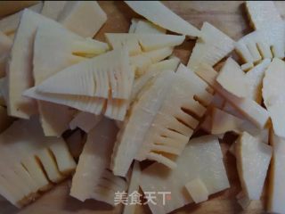 Stewed Bamboo Shoots with Konjac Crab Mushroom recipe