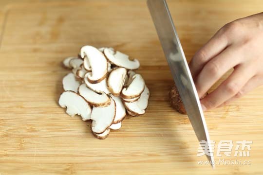 Stir-fried Pork with Mushrooms recipe