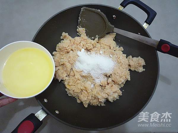 Cantonese Style Meat Floss Kidney Bean Mooncake recipe