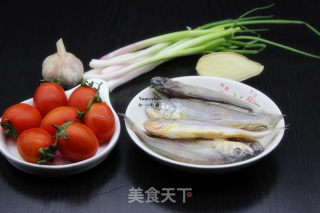 Small Yellow Croaker with Tomato Sauce recipe