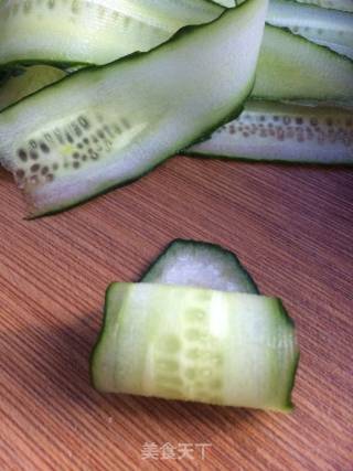 Cucumber Roll with Bean Curd recipe