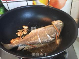 Sweet and Sour Yellow Croaker recipe