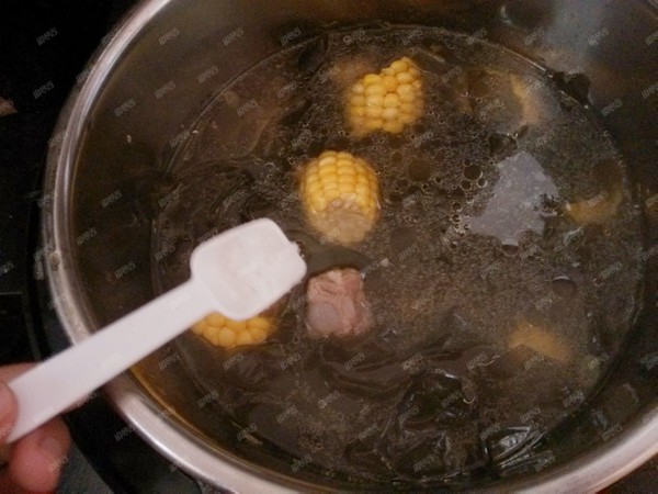 Seaweed Knot Corn Ribs Soup recipe
