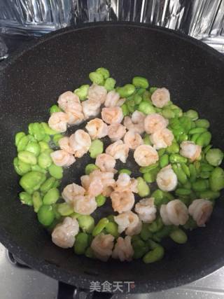 Fried Shrimp with Broad Beans recipe