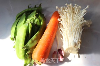 Refreshing Delicacy in Summer-snow Peas Mixed with Golden Needles recipe