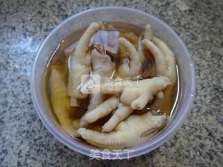 Fragrant Chicken Feet recipe