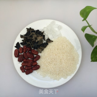 Beauty Fungus and Red Dates Porridge recipe