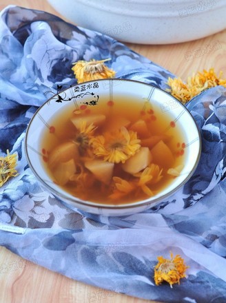 Chrysanthemum Apple Soup
