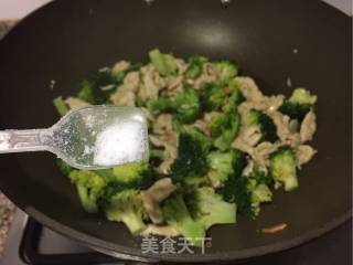Stir-fried Chicken with Broccoli recipe