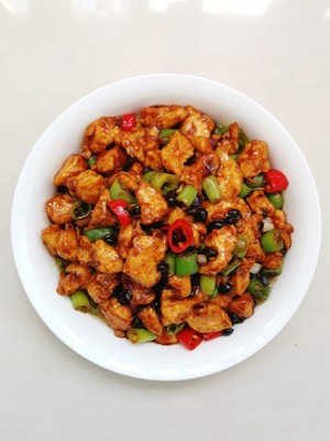 Diced Chicken with Black Soy Pepper recipe