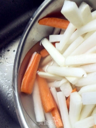 Golden Kimchi of White Radish recipe