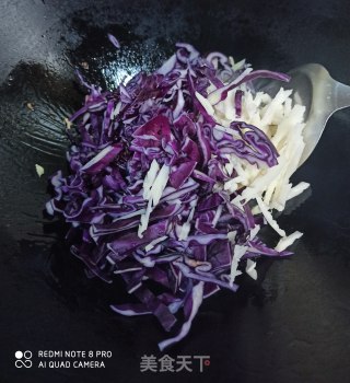 Fried Lotus Root with Purple Cabbage recipe