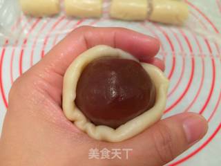 #柏翠婚纱大赛# Daisy Egg Yolk Pastry recipe