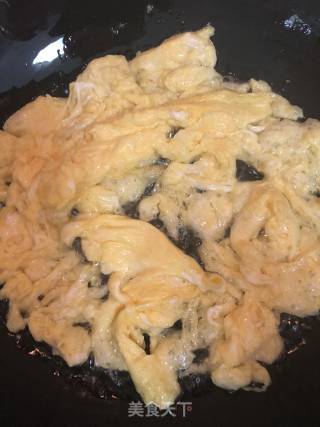 Scrambled Eggs with Loofah and Tomato recipe