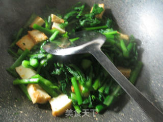 Stir-fried Rape Root with Fish Tofu recipe