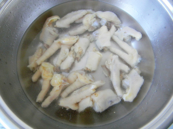 Spicy Appetizing Chicken Feet recipe