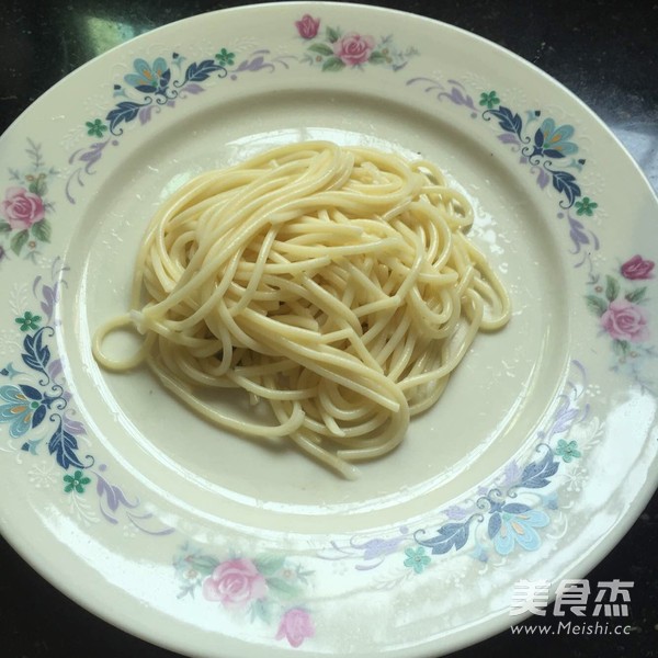 Spaghetti with Tomato Sauce and Bacon recipe