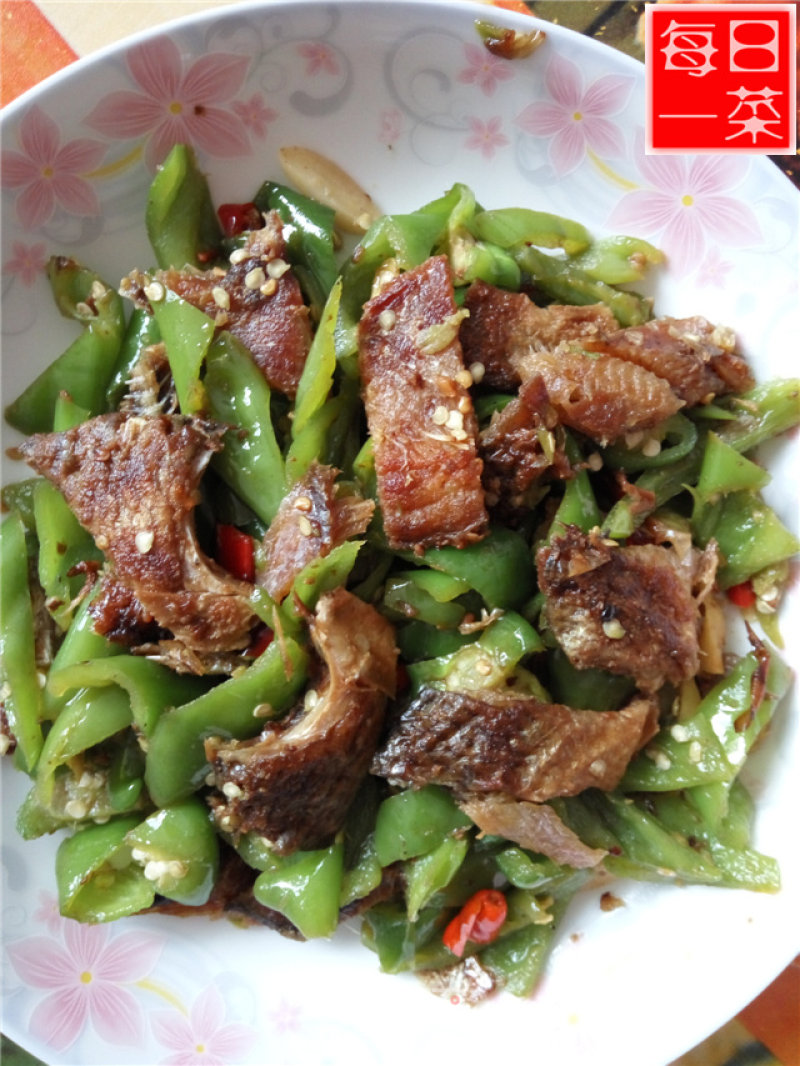 Fried Dried Field Fish with Chili recipe