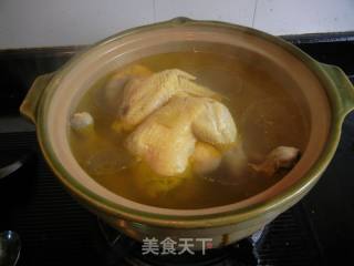 Stewed Hen with Boletus and Winter Bamboo Shoots recipe