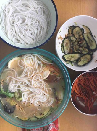 Pig's Foot Bridge Rice Noodles recipe
