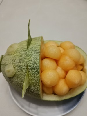 Cantaloupe on A Plate (piggy) recipe