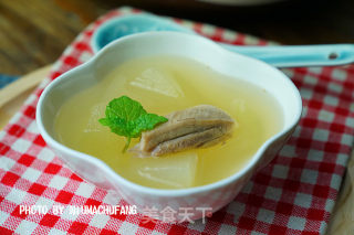 Winter Melon Conch and Chicken Bone Soup recipe