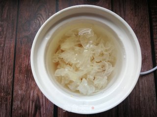 Peach Gum Soap Japonica Rice Tremella Soup recipe