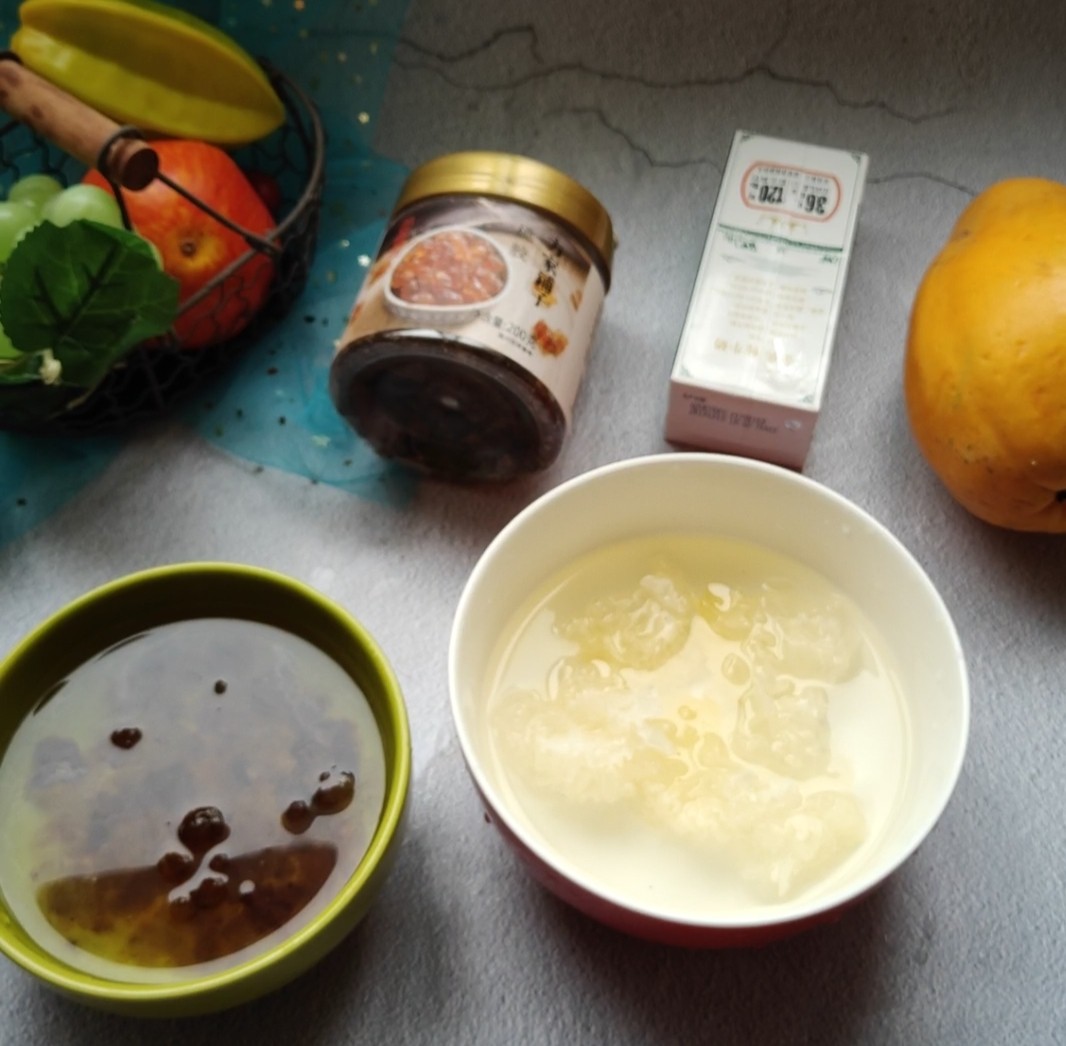 Milk Papaya Stewed Peach Gum recipe