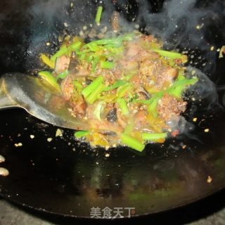 Stir-fried Sour and Spicy Donkey Meat recipe